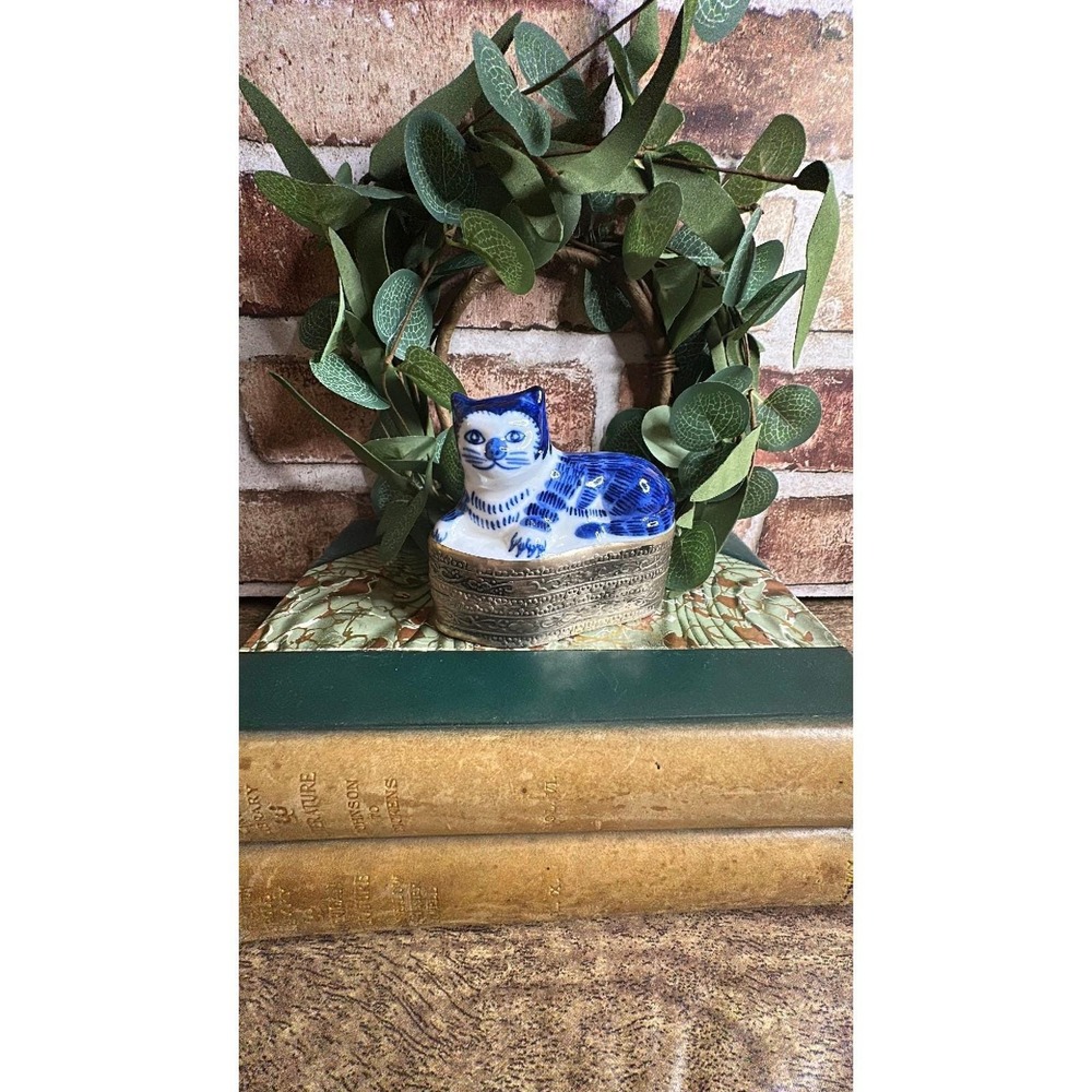 Vintage Chinoiserie-Style Blue and White Cat Trinket Box w/Embossed Metal Base